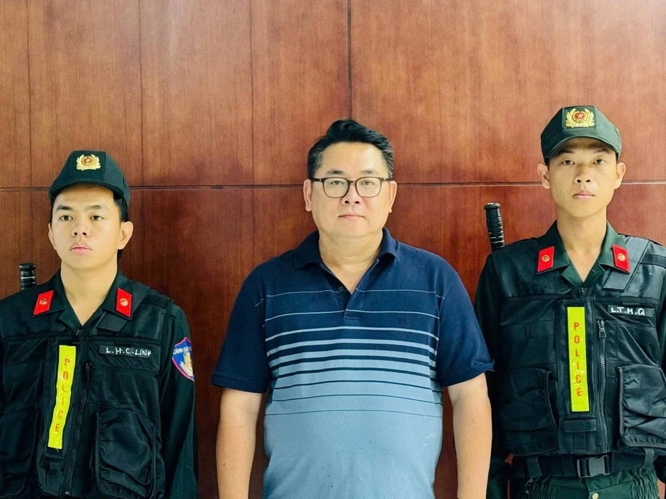 Vụ ca sĩ Phương Diễm Huyền bị khởi tố: Hé lộ quy mô doanh nghiệp liên quan Vụ ca sĩ Phương Diễm Huyền bị khởi tố: Hé lộ quy mô doanh nghiệp liên quan