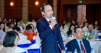 Vừa trở lại, ông Trịnh Văn Quyết nhận thông báo "siết nợ" từ ngân hàng