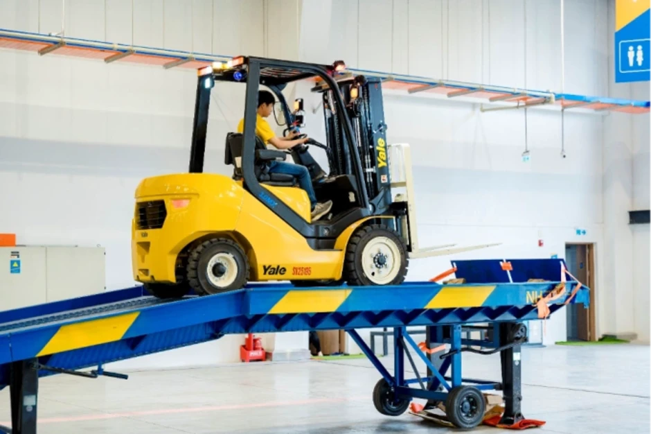 Xe nâng Yale Việt Nam kỳ vọng xanh hóa ngành logistics Xe nâng Yale Việt Nam kỳ vọng xanh hóa ngành logistics