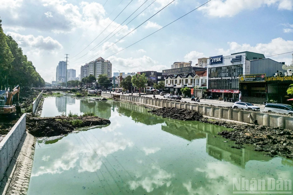 [Ảnh] Rạch Đá Đỏ đổi thay sau nhiều năm ô nhiễm