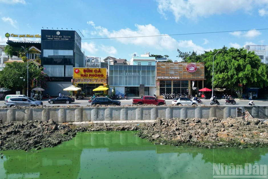 [Ảnh] Rạch Đá Đỏ đổi thay sau nhiều năm ô nhiễm