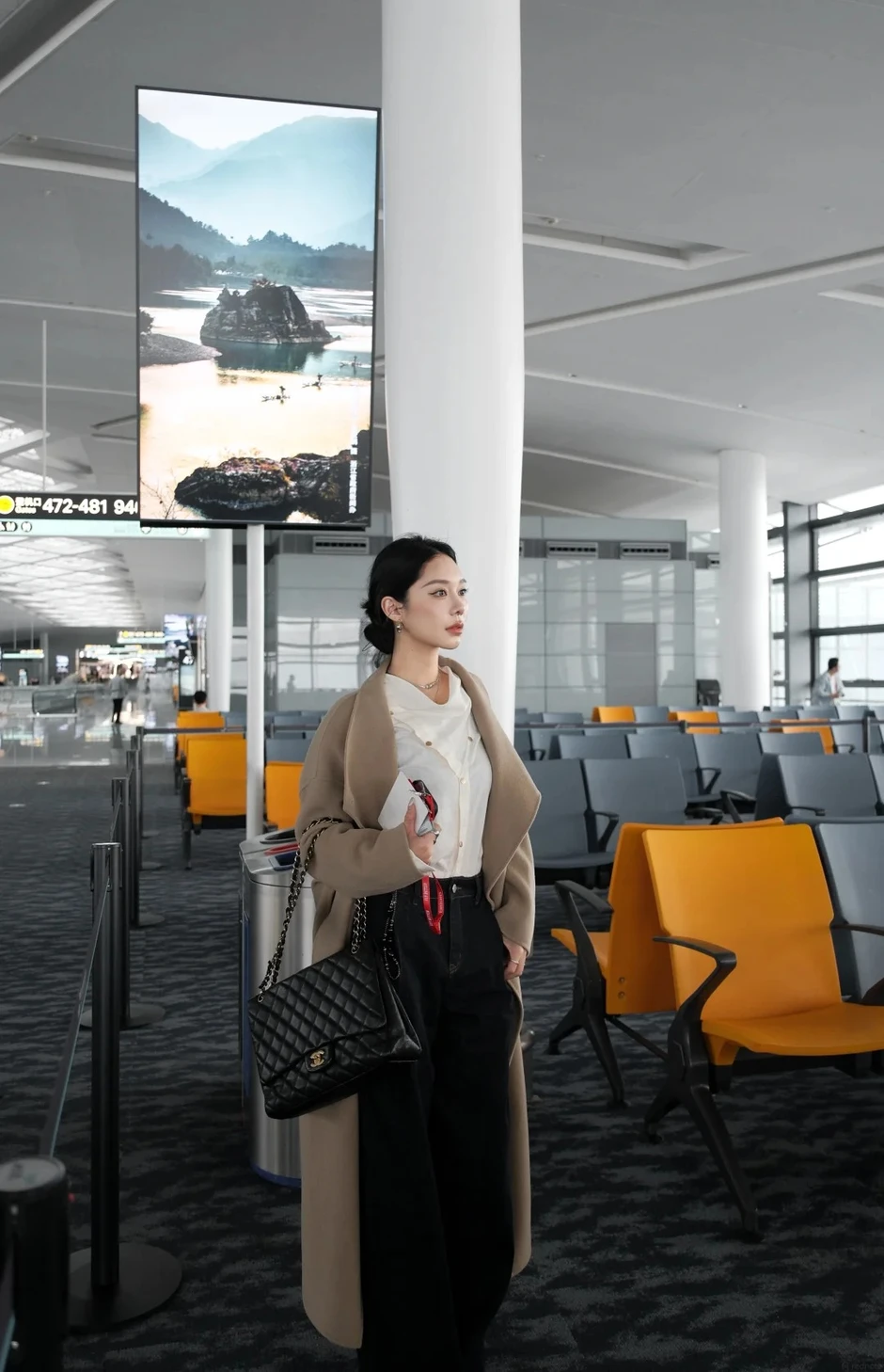 “Khách hạng thương gia là kiểu người gì mà sẵn sàng chi từ vài chục, vài trăm triệu cho một chuyến bay?" “Khách hạng thương gia là kiểu người gì mà sẵn sàng chi từ vài chục, vài trăm triệu cho một chuyến bay?"