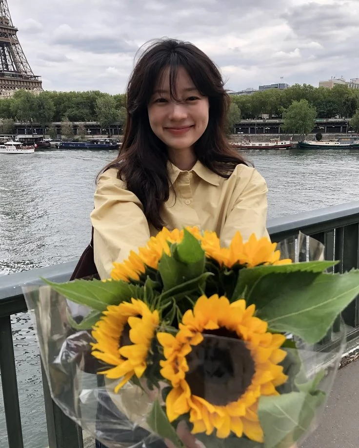 “Lỡ cả đời không rực rỡ thì sao” so với “đã từng xuất chúng nhưng hiện tại thì không”, cái nào hối tiếc hơn? “Lỡ cả đời không rực rỡ thì sao” so với “đã từng xuất chúng nhưng hiện tại thì không”, cái nào hối tiếc hơn?
