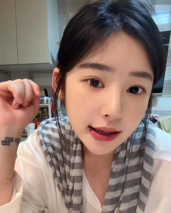 “Nàng thơ” sinh con với thiếu gia không được nhìn nhận, muốn gửi ảnh con thì bị chặn “Nàng thơ” sinh con với thiếu gia không được nhìn nhận, muốn gửi ảnh con thì bị chặn