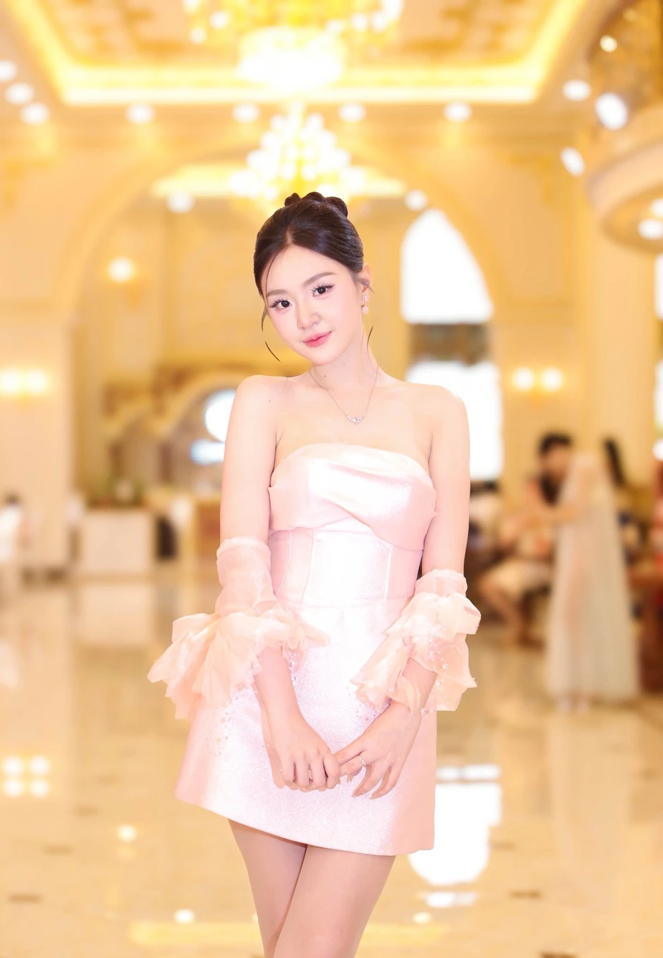 “Nếu cả đời không rực rỡ thì sao?”: Trọn vẹn phần hùng biện của mỹ nhân 2k4 đi thi Hoa hậu đang nổi nhất lúc này “Nếu cả đời không rực rỡ thì sao?”: Trọn vẹn phần hùng biện của mỹ nhân 2k4 đi thi Hoa hậu đang nổi nhất lúc này