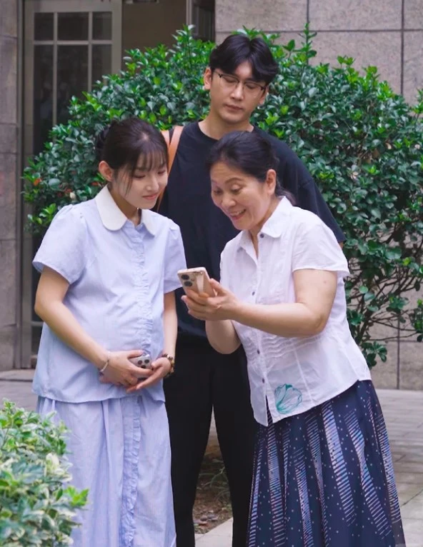 “Nếu cả đời này con lấy chồng nhưng không muốn làm dâu thì sao?” - câu trả lời của người mẹ đơn thân 65 tuổi khiến nhiều người suy ngẫm “Nếu cả đời này con lấy chồng nhưng không muốn làm dâu thì sao?” - câu trả lời của người mẹ đơn thân 65 tuổi khiến nhiều người suy ngẫm