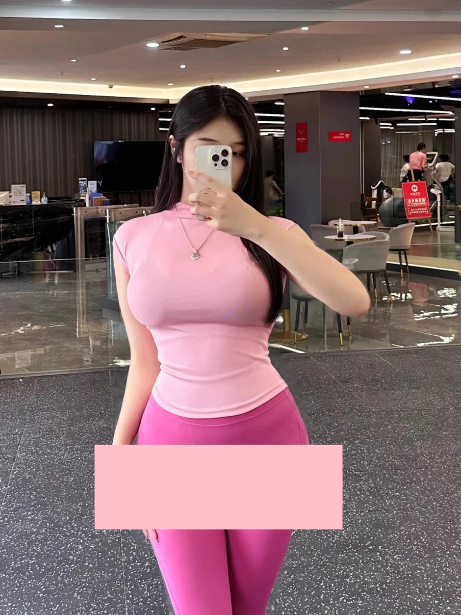 “Ngứa mắt” vì hội mặc đồ gym thiếu vải, người đi tập lên tiếng: "PT của tôi bảo phải mặc hở vì..." “Ngứa mắt” vì hội mặc đồ gym thiếu vải, người đi tập lên tiếng: "PT của tôi bảo phải mặc hở vì..."