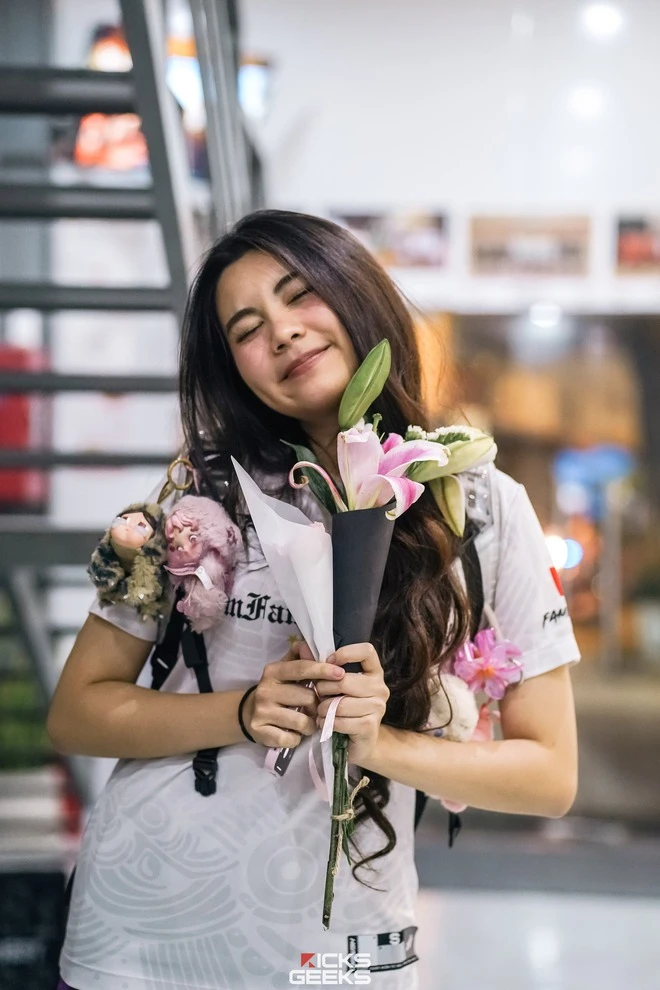 “Nữ thần bóng rổ” Việt Nam bắn tiếng Anh nghe đã tai, học trường quốc tế từ 3 tuổi có khác!