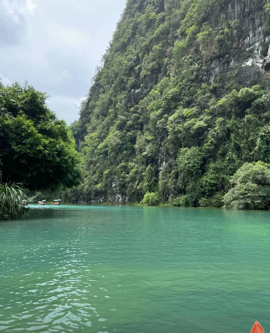“Nước luộc ngao Ninh Bình” là gì mà dân mạng đua nhau tìm kiếm? Hóa ra là một cảnh đẹp ở Tràng An “Nước luộc ngao Ninh Bình” là gì mà dân mạng đua nhau tìm kiếm? Hóa ra là một cảnh đẹp ở Tràng An