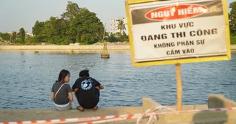"Bãi biển” ở Gò Vấp được rào chắn, dựng biển cảnh báo