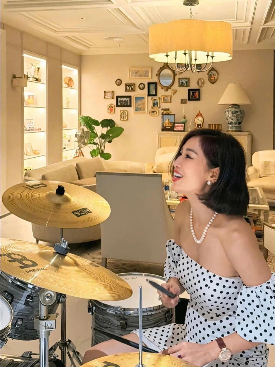 "Cô thư ký xinh đẹp" tuổi 47 tính chuyện dưỡng già
