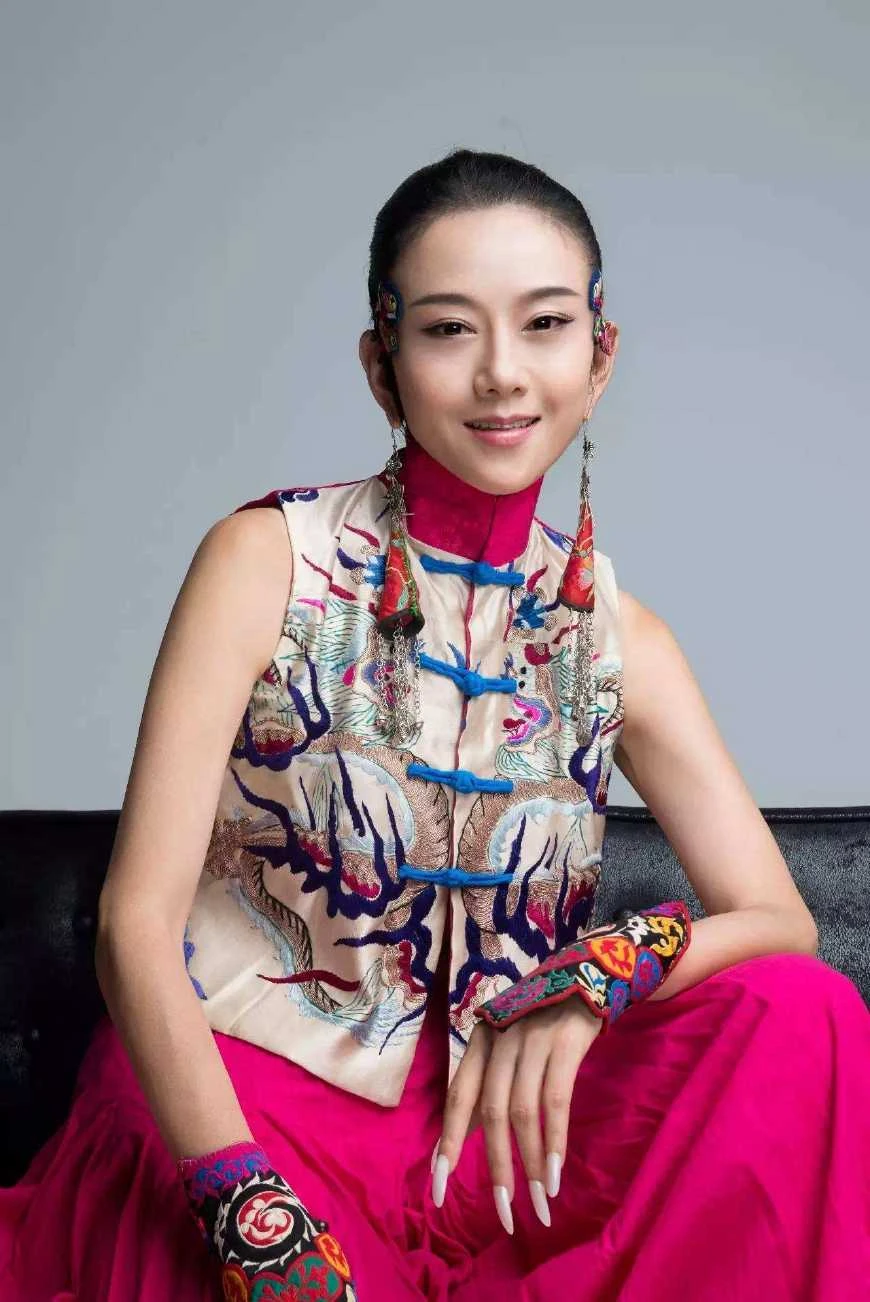 "Dương Lệ Bình U70 nhưng không già vì không phải lấy chồng và sinh con": Quan điểm gì lệch lạc vậy! "Dương Lệ Bình U70 nhưng không già vì không phải lấy chồng và sinh con": Quan điểm gì lệch lạc vậy!
