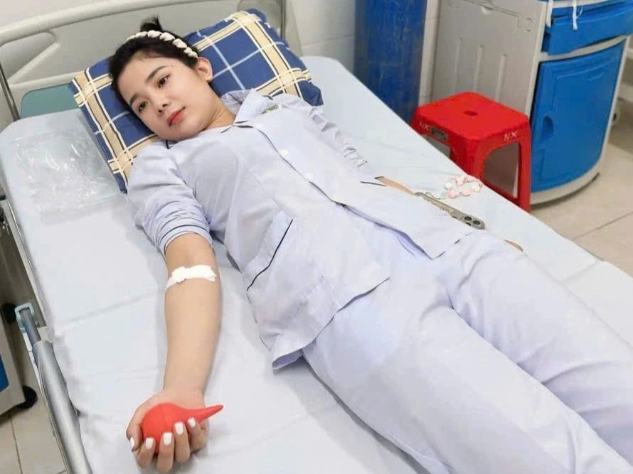 "Hot girl điều dưỡng" hiến máu cứu người trong đêm "Hot girl điều dưỡng" hiến máu cứu người trong đêm