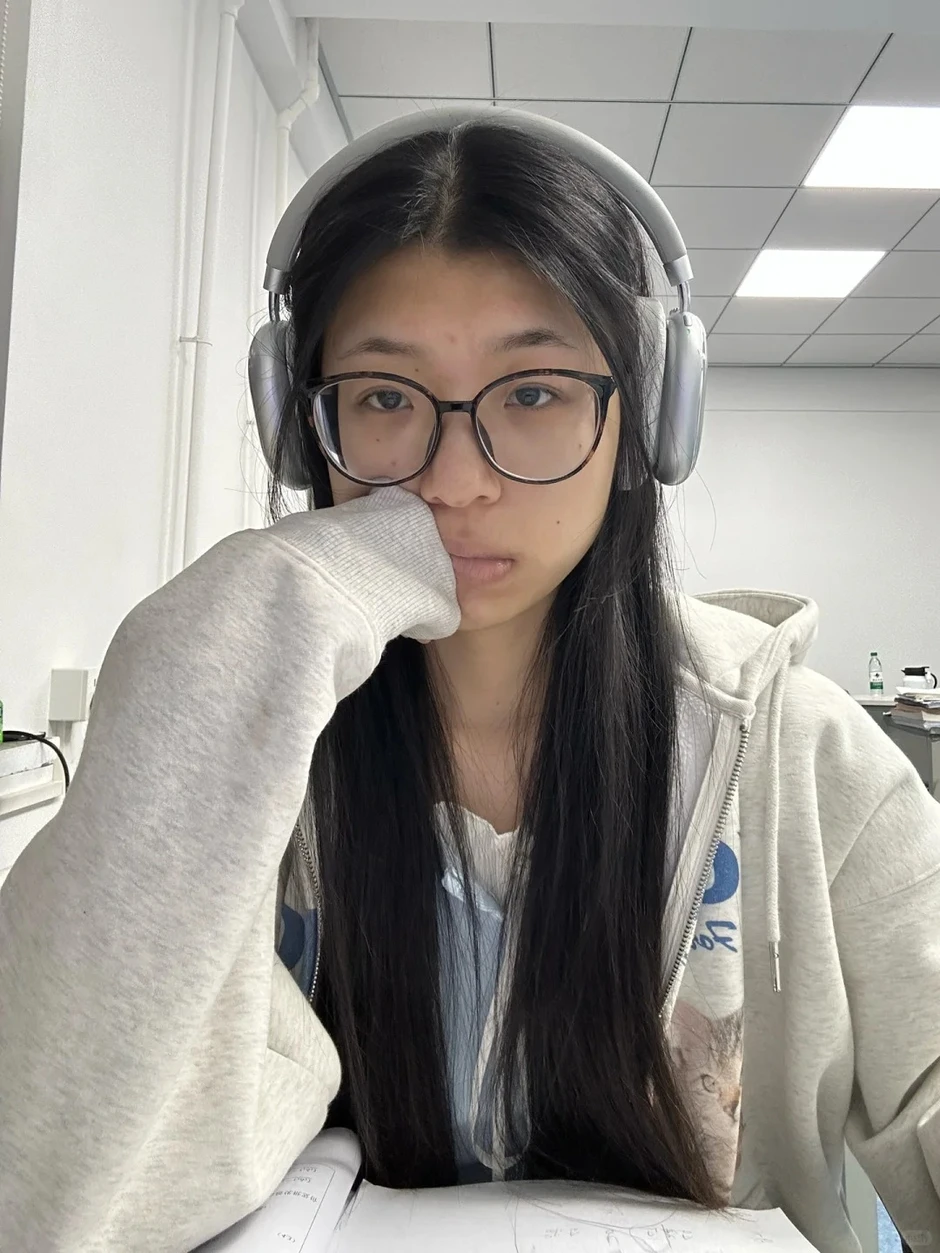 "Kiệt sức vì công việc", "kiệt sức vì cuộc sống" được tìm kiếm đột biến trên toàn thế giới dù 2026 mới chỉ trôi được 4 tháng "Kiệt sức vì công việc", "kiệt sức vì cuộc sống" được tìm kiếm đột biến trên toàn thế giới dù 2026 mới chỉ trôi được 4 tháng