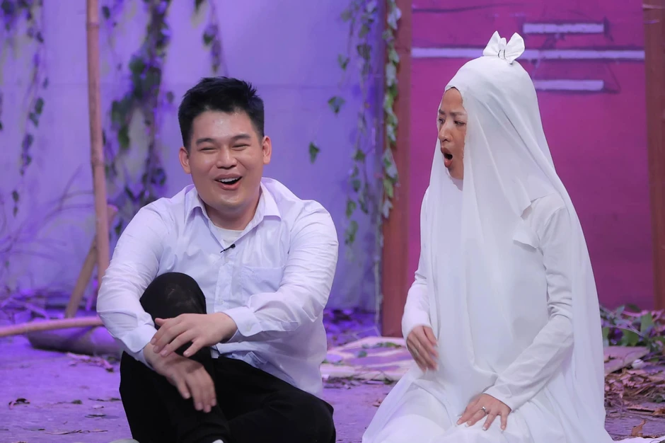 "Làm KOL, KOC được tài trợ quần áo, dự event sang chảnh chắc sướng lắm nhỉ?" - Long Chun và nhiều người nổi tiếng nói sự thật "Làm KOL, KOC được tài trợ quần áo, dự event sang chảnh chắc sướng lắm nhỉ?" - Long Chun và nhiều người nổi tiếng nói sự thật