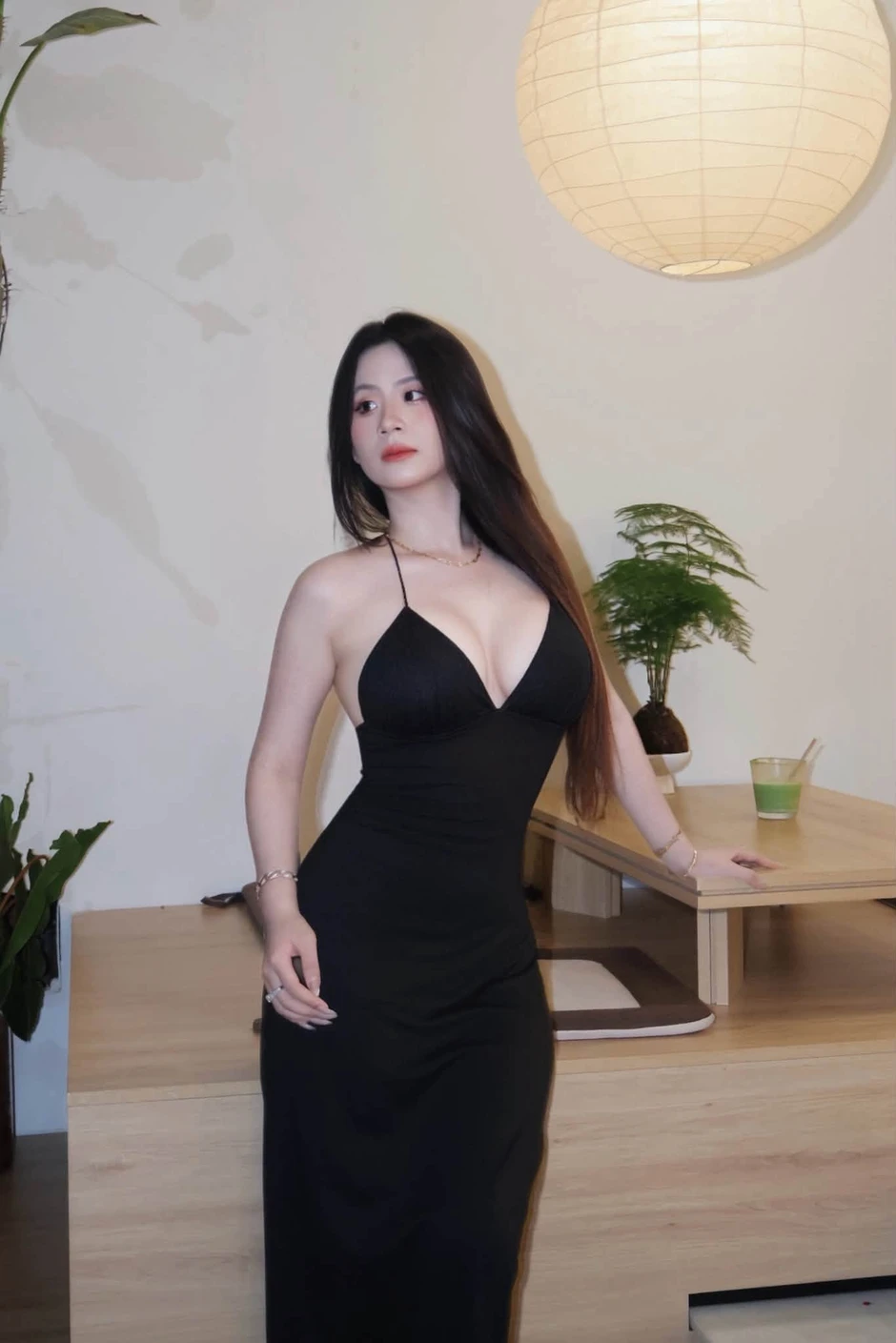 "Lên đồ" đi chơi Trung Thu, hot girl Quỳnh Hương khiến ai cũng phải ngước nhìn "Lên đồ" đi chơi Trung Thu, hot girl Quỳnh Hương khiến ai cũng phải ngước nhìn