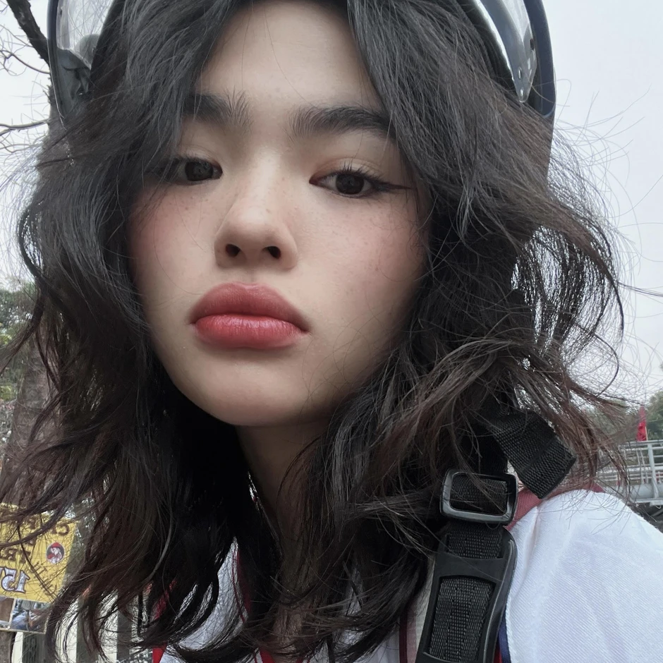"Nàng thơ" sống một mình trong phòng trọ 3,8 triệu ở Hà Nội, nổi tiếng với loạt vlogs "dậy từ 1h sáng để học bài" "Nàng thơ" sống một mình trong phòng trọ 3,8 triệu ở Hà Nội, nổi tiếng với loạt vlogs "dậy từ 1h sáng để học bài"