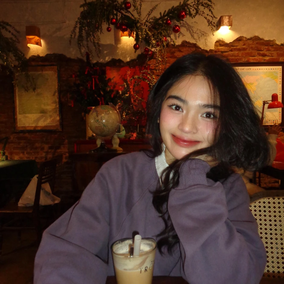 "Nàng thơ" sống một mình trong phòng trọ 3,8 triệu ở Hà Nội, nổi tiếng với loạt vlogs "dậy từ 1h sáng để học bài" "Nàng thơ" sống một mình trong phòng trọ 3,8 triệu ở Hà Nội, nổi tiếng với loạt vlogs "dậy từ 1h sáng để học bài"