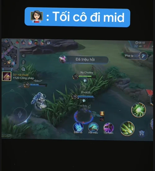 "Sáng đi dạy, tối đi mid", cô giáo xinh đẹp bất ngờ "viral" với màn bắt trend dễ thương