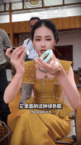 "Tôi tên Lucy, trả giá một lần duy nhất": Chị đại làng ngọc chuyên "ép giá" nhưng vẫn khiến các thương nhân bán ngọc xếp hàng chờ bán "Tôi tên Lucy, trả giá một lần duy nhất": Chị đại làng ngọc chuyên "ép giá" nhưng vẫn khiến các thương nhân bán ngọc xếp hàng chờ bán
