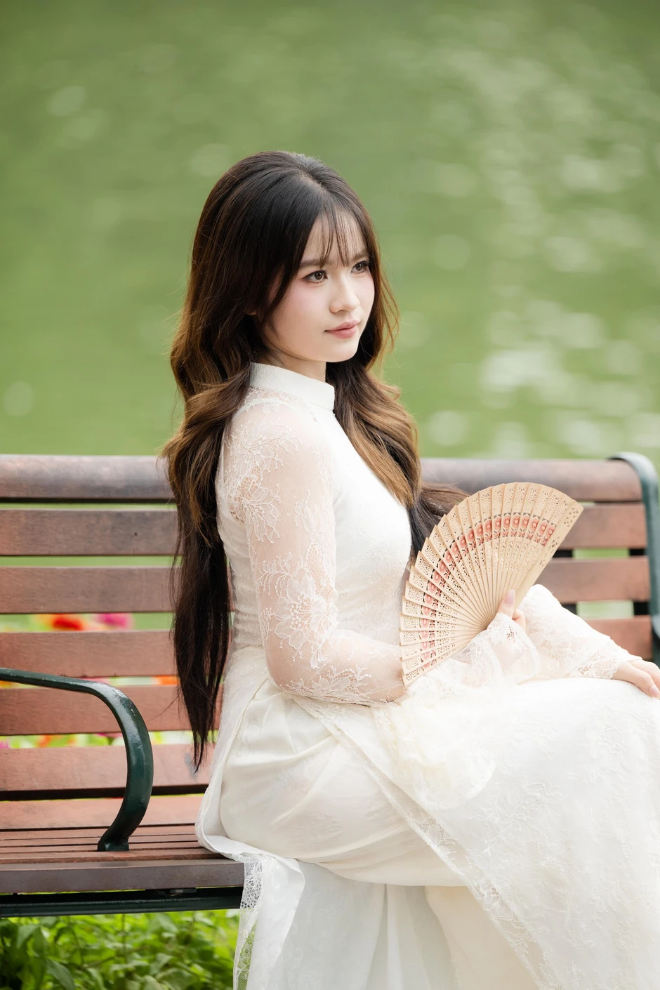“Quyết không để các nàng thơ nhàm chán”: Hồ Gươm lại thay thảm hoa mới, Hà Nội dạo này thơ thế nhỉ! “Quyết không để các nàng thơ nhàm chán”: Hồ Gươm lại thay thảm hoa mới, Hà Nội dạo này thơ thế nhỉ!