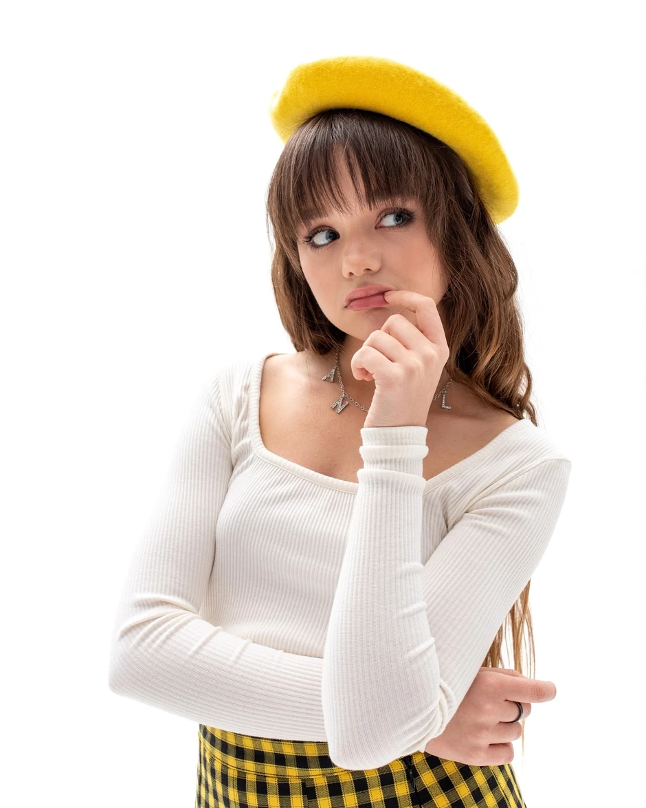 15 năm đã thay đổi "búp bê" có đôi mắt xanh đẹp nhất thế giới đến cỡ nào?