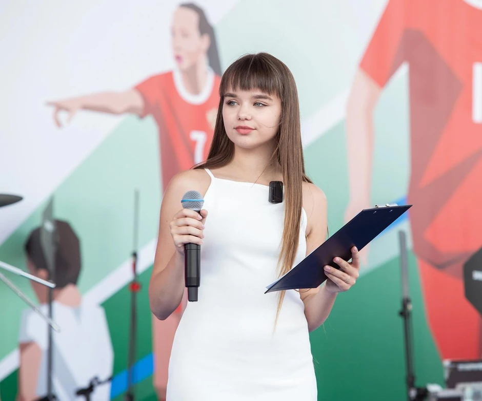 15 năm đã thay đổi "búp bê" có đôi mắt xanh đẹp nhất thế giới đến cỡ nào?