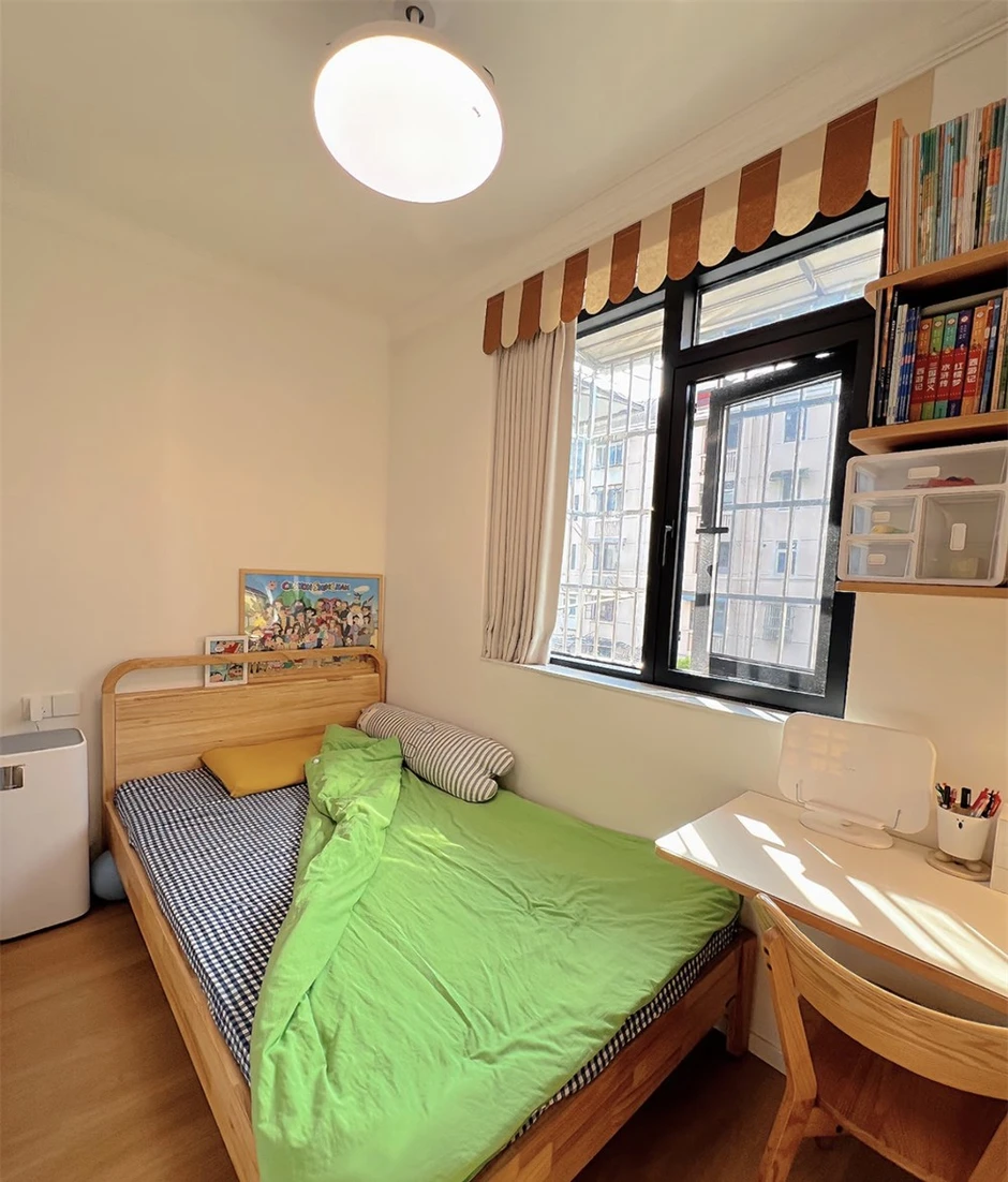 3 người sống trong ngôi nhà 37m²: Không chen chúc, không bí bách