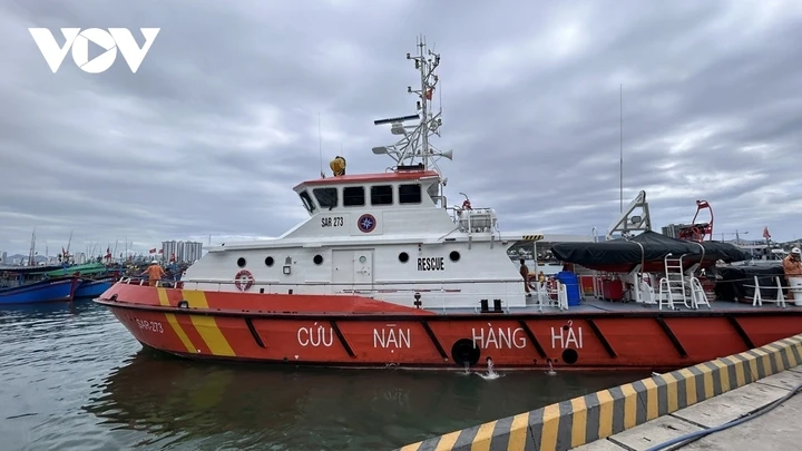 34 ngư dân gặp nạn trên vùng biển ngoài khơi tỉnh Khánh Hòa 34 ngư dân gặp nạn trên vùng biển ngoài khơi tỉnh Khánh Hòa
