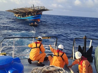 34 ngư dân gặp nạn trên vùng biển ngoài khơi tỉnh Khánh Hòa