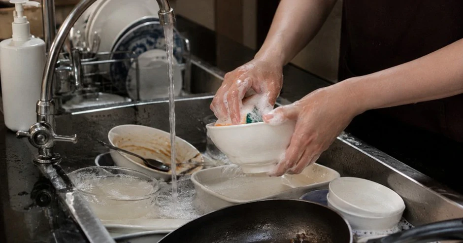 5 kiểu rửa bát sai khiến bát đĩa càng rửa càng bẩn cần tránh