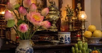 5 loài hoa dâng cúng bàn thờ Rằm tháng 7 ý nghĩa