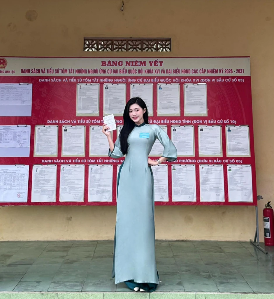 5 năm nữa mới có Chủ nhật đặc biệt thế này: Dậy sớm, đi ăn sáng, bầu cử rồi làm chiếc ảnh đăng lên Locket!