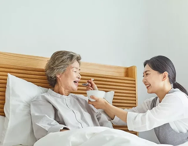 8 năm làm giúp việc cho nhà giàu, tôi nhận ra: Về già chỗ dựa không chỉ là tiền, 5 điều này mới quan trọng 8 năm làm giúp việc cho nhà giàu, tôi nhận ra: Về già chỗ dựa không chỉ là tiền, 5 điều này mới quan trọng