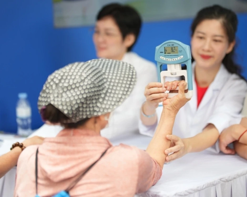 Abbott góp phần thúc đẩy lão hóa khỏe mạnh tại Việt Nam Abbott góp phần thúc đẩy lão hóa khỏe mạnh tại Việt Nam