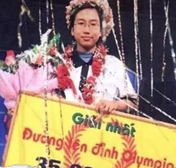 Ai là Quán quân đầu tiên trong lịch sử Đường Lên Đỉnh Olympia? Ai là Quán quân đầu tiên trong lịch sử Đường Lên Đỉnh Olympia?