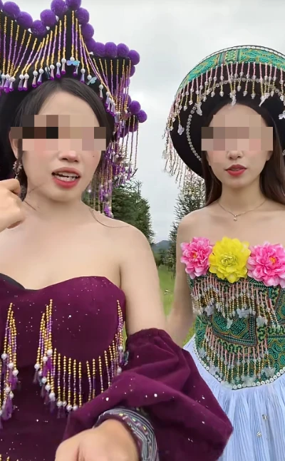 Ăn mặc phản cảm quay video, 2 cô nàng Ăn mặc phản cảm quay video, 2 cô nàng