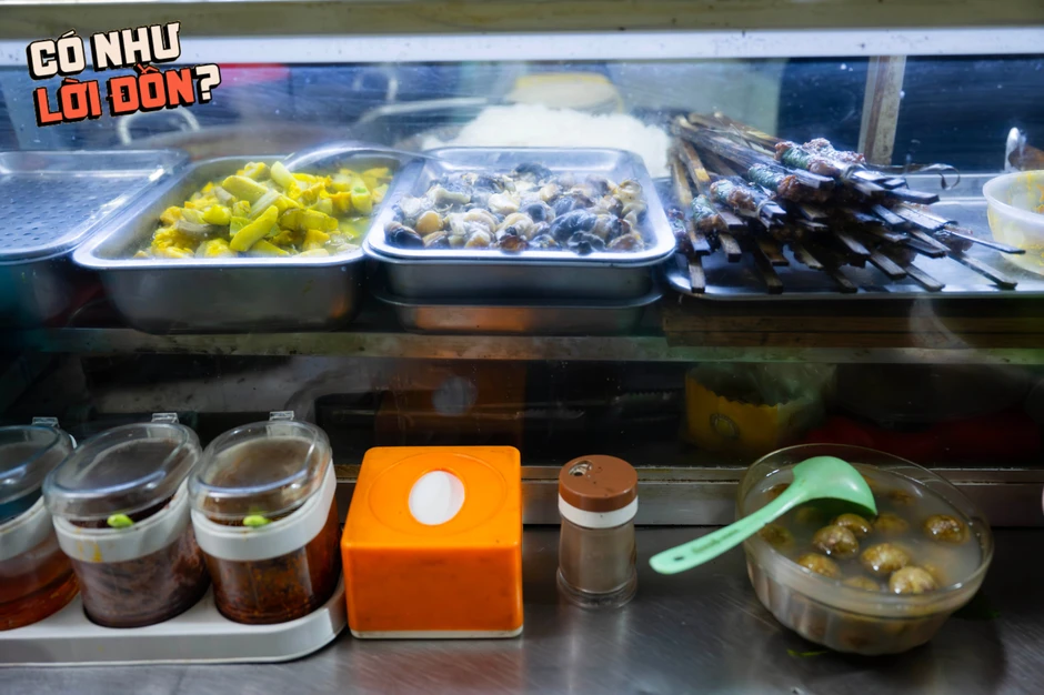 Ăn thử bát bún riêu 80k gây xôn xao chợ Đồng Xuân: Topping ê hề ăn kèm nước sấu ngâm có ngon như lời đồn? Ăn thử bát bún riêu 80k gây xôn xao chợ Đồng Xuân: Topping ê hề ăn kèm nước sấu ngâm có ngon như lời đồn?