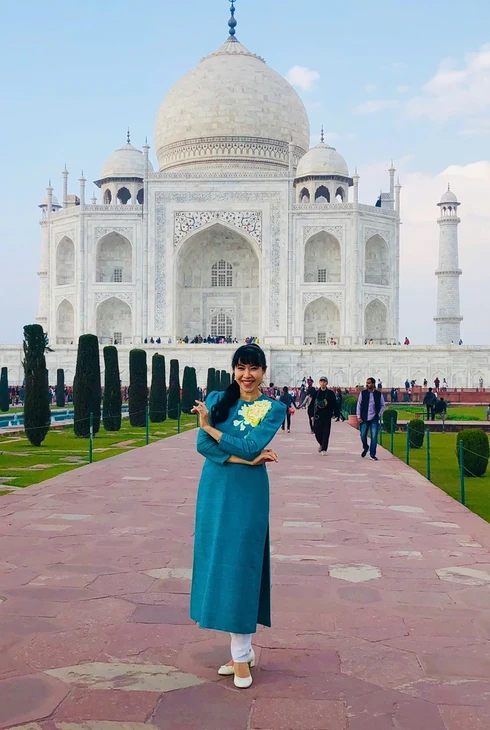 'Áo dài là hơi thở, là cuộc sống của tôi' 'Áo dài là hơi thở, là cuộc sống của tôi'