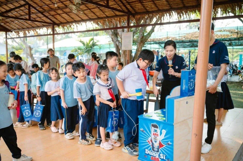 ARS lan tỏa ý thức phòng bệnh do côn trùng từ trường học đến cộng đồng ARS lan tỏa ý thức phòng bệnh do côn trùng từ trường học đến cộng đồng