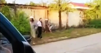 Ba mẹ con cô giáo bị chém trên đường: Người mẹ và con gái 11 tuổi qua cơn nguy kịch