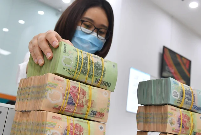 Bậc lương công chức thấp nhất 3,4 triệu, còn chưa bằng mức sàn cho người chưa qua đào tạo