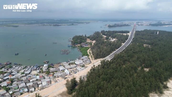 Bãi biển đẹp hoang sơ được Huế chi gần 120 tỷ làm công viên đa năng Bãi biển đẹp hoang sơ được Huế chi gần 120 tỷ làm công viên đa năng