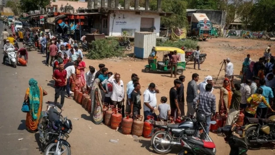 Bão giá gas buộc lao động Ấn Độ 'bỏ phố về quê' Bão giá gas buộc lao động Ấn Độ 'bỏ phố về quê'