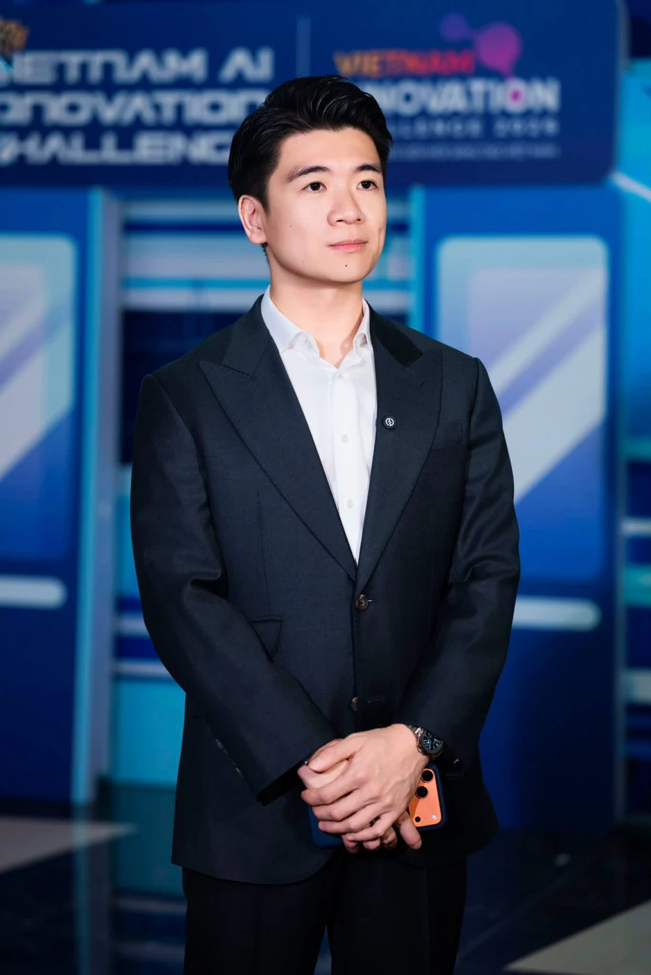 Bất ngờ cuộc sống đời thường của thiếu gia nghìn tỷ nhà bầu Hiển Bất ngờ cuộc sống đời thường của thiếu gia nghìn tỷ nhà bầu Hiển