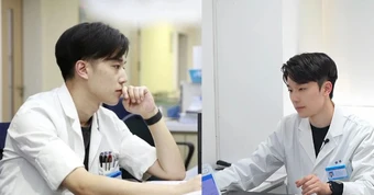 Bất ngờ với danh tính giám đốc Trung tâm Thẩm mỹ Y khoa, có 1,2 triệu follower trên mạng