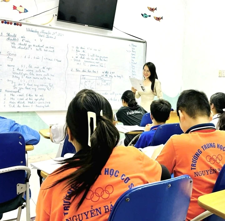 Bắt quả tang học sinh dùng phao thi, cô giáo nhận cái kết ngoài dự đoán Bắt quả tang học sinh dùng phao thi, cô giáo nhận cái kết ngoài dự đoán