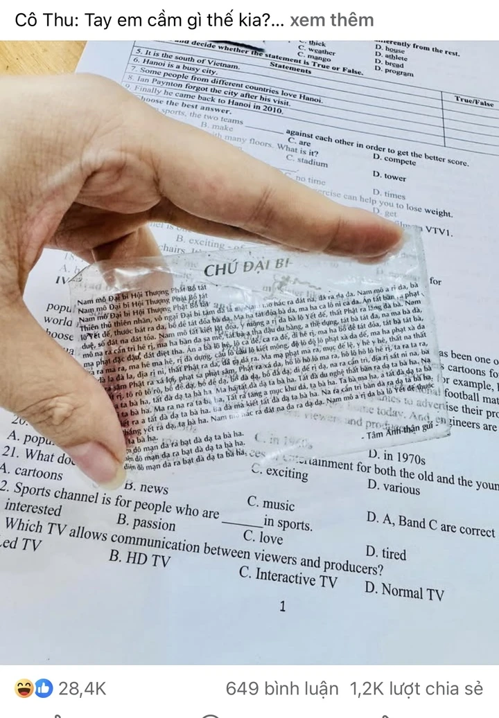 Bắt quả tang học sinh dùng phao thi, cô giáo nhận cái kết ngoài dự đoán Bắt quả tang học sinh dùng phao thi, cô giáo nhận cái kết ngoài dự đoán