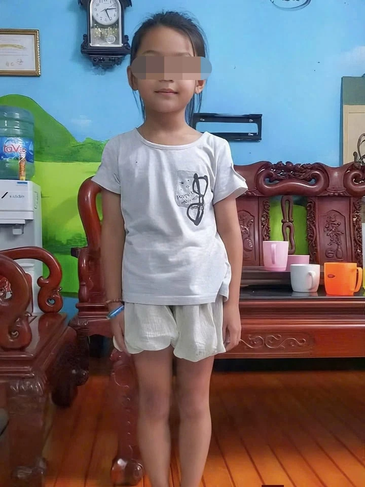 Bé gái 6 tuổi bị bỏ trước cổng mái ấm ở Bắc Ninh cùng tâm thư của mẹ Bé gái 6 tuổi bị bỏ trước cổng mái ấm ở Bắc Ninh cùng tâm thư của mẹ