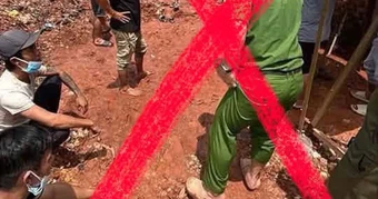 Bé trai gần 5 tháng tuổi tử vong, thi thể chôn phía sau nhà bạn trai của mẹ ruột
